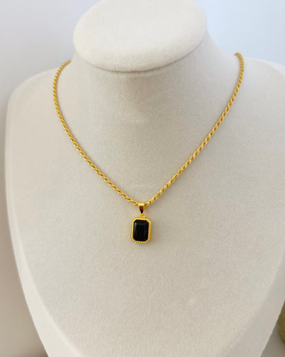 Onyx Pendant Necklace | 18k Gold Plated