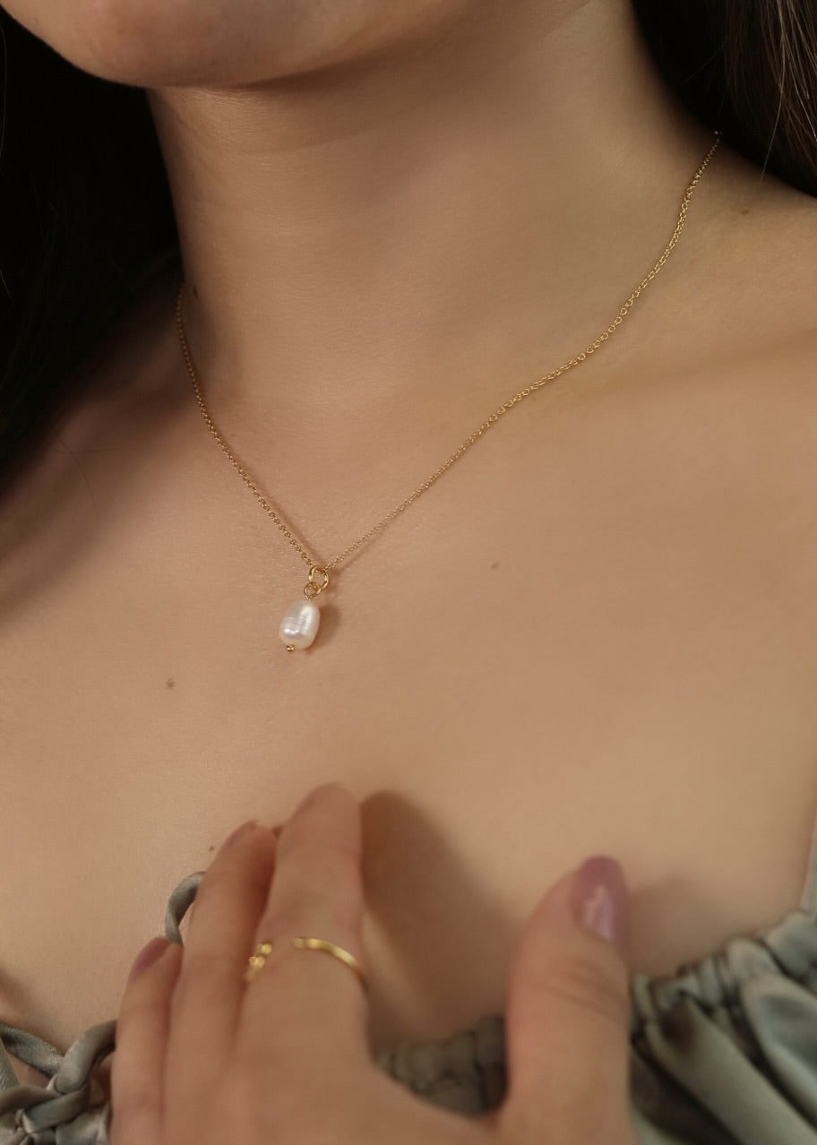 Pearl Drop Necklace | 18k Gold Plated