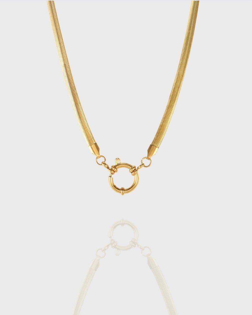 Iris Pendant Chain | 18k Gold Plated