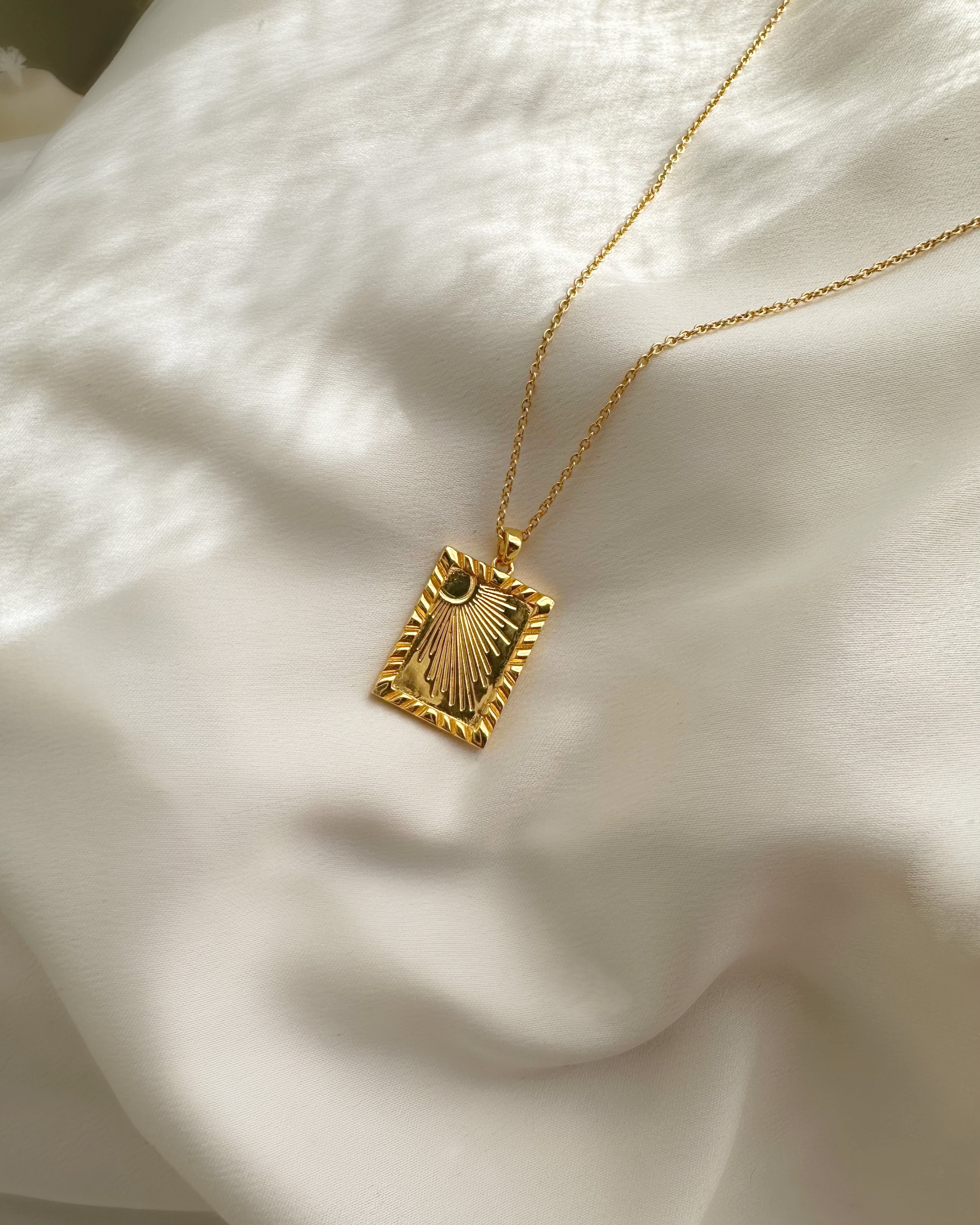 Rays of Love Necklace | 18k Gold Plated